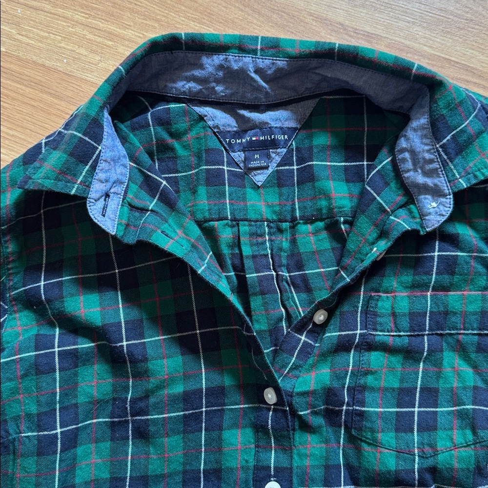 Tommy Hilfiger Green Plaid 3/4 Button Down Shirt SZ MEDIUM - Picture 2 of 5